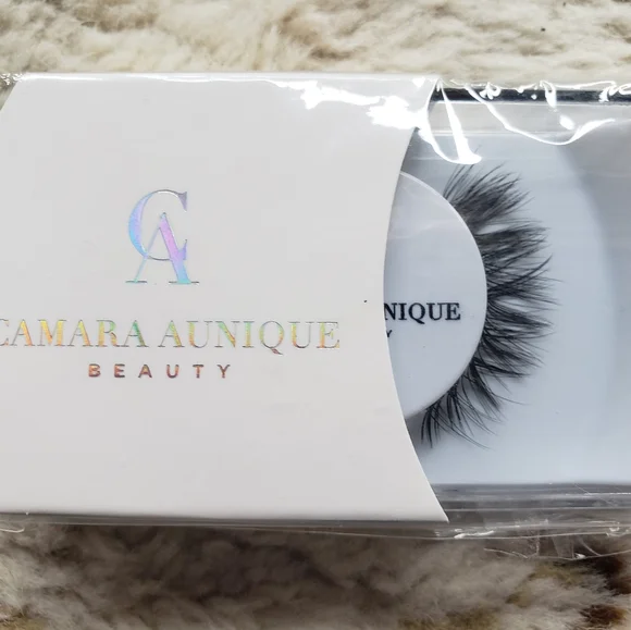 Camera A unique Lashes - Picture 1 of 2